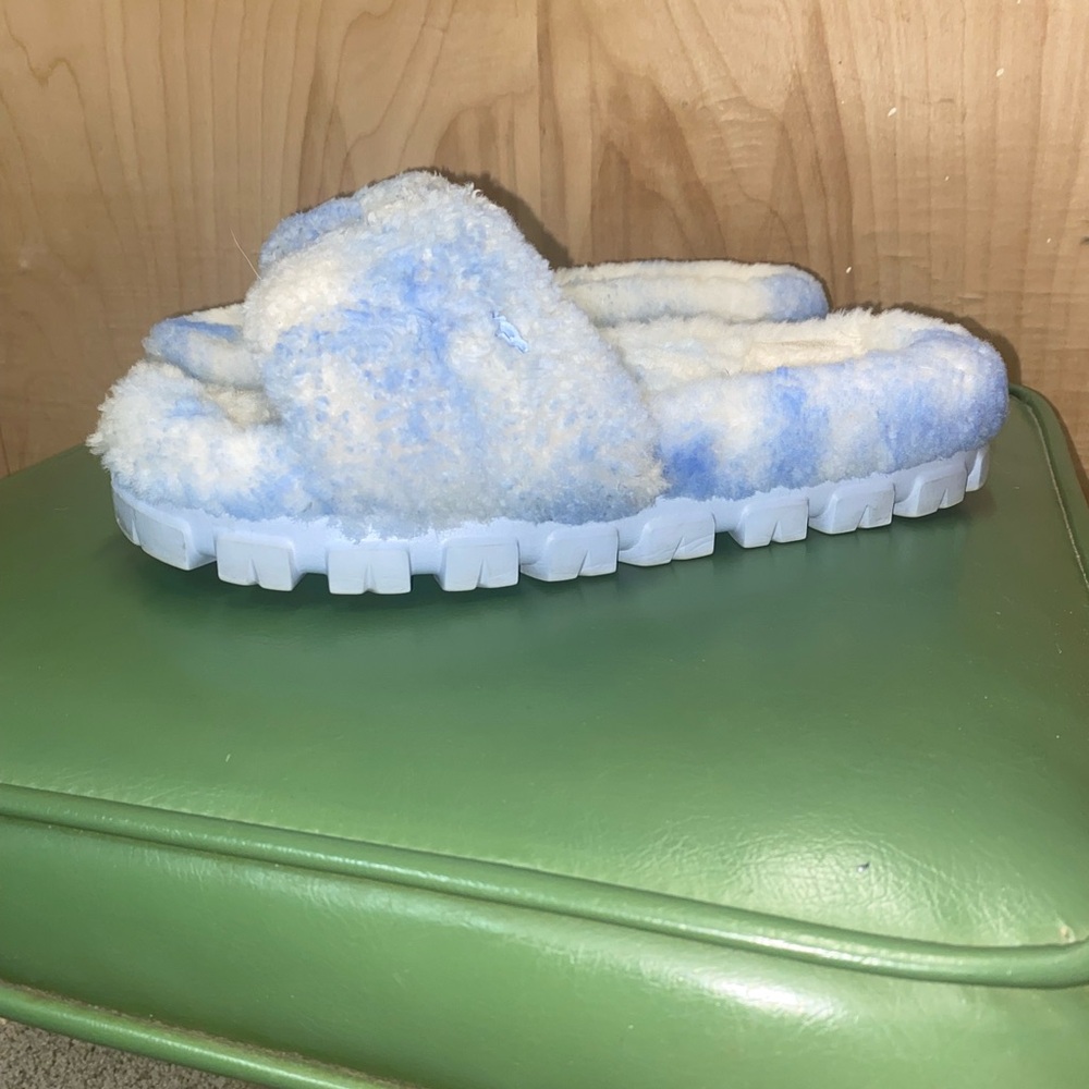 Ugg Cozetta Watercolors
Platform Slipper Slides Blue- discontinued